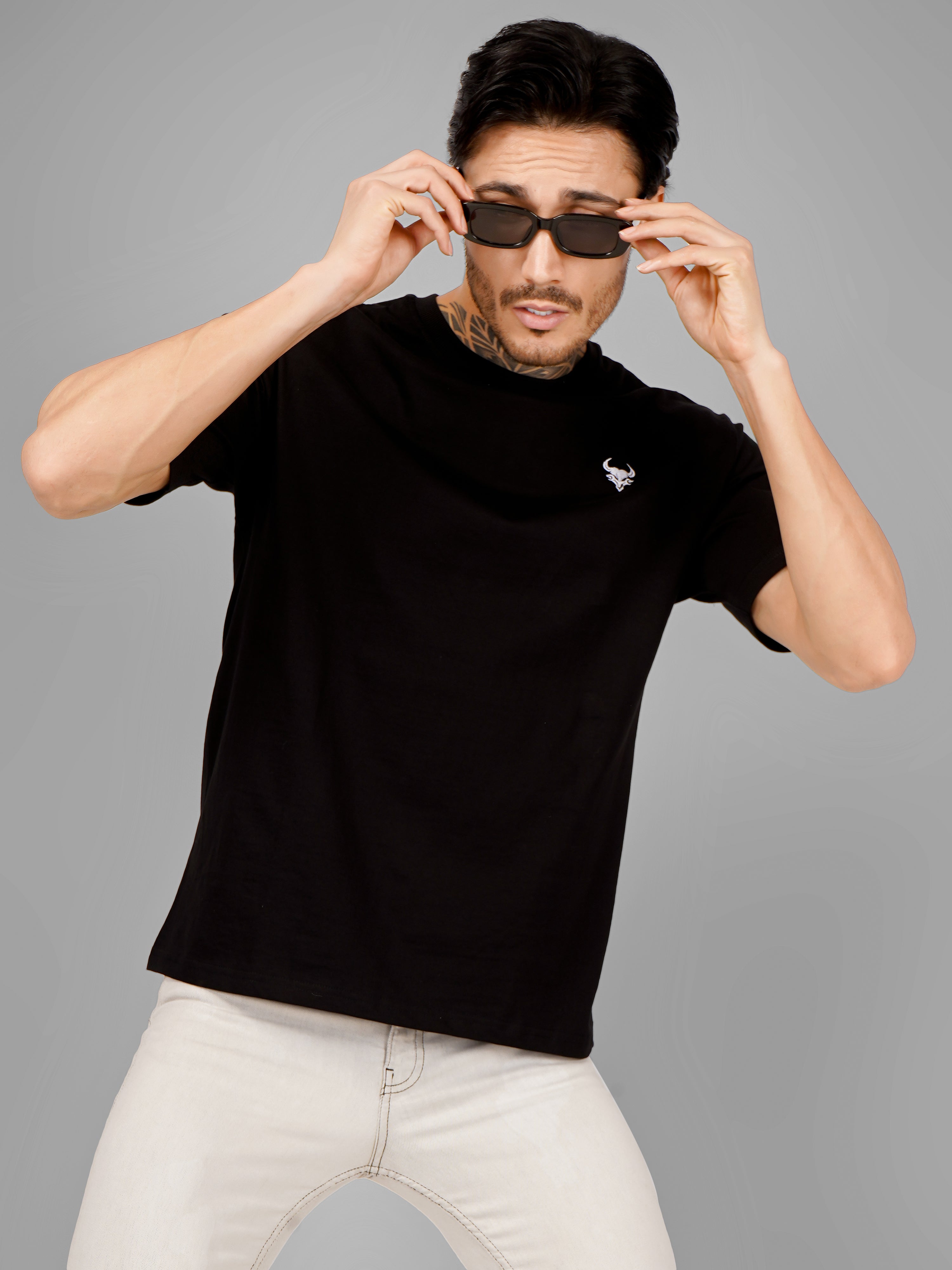 Embroidered D'CAVROS logo T Shirt UNISEX