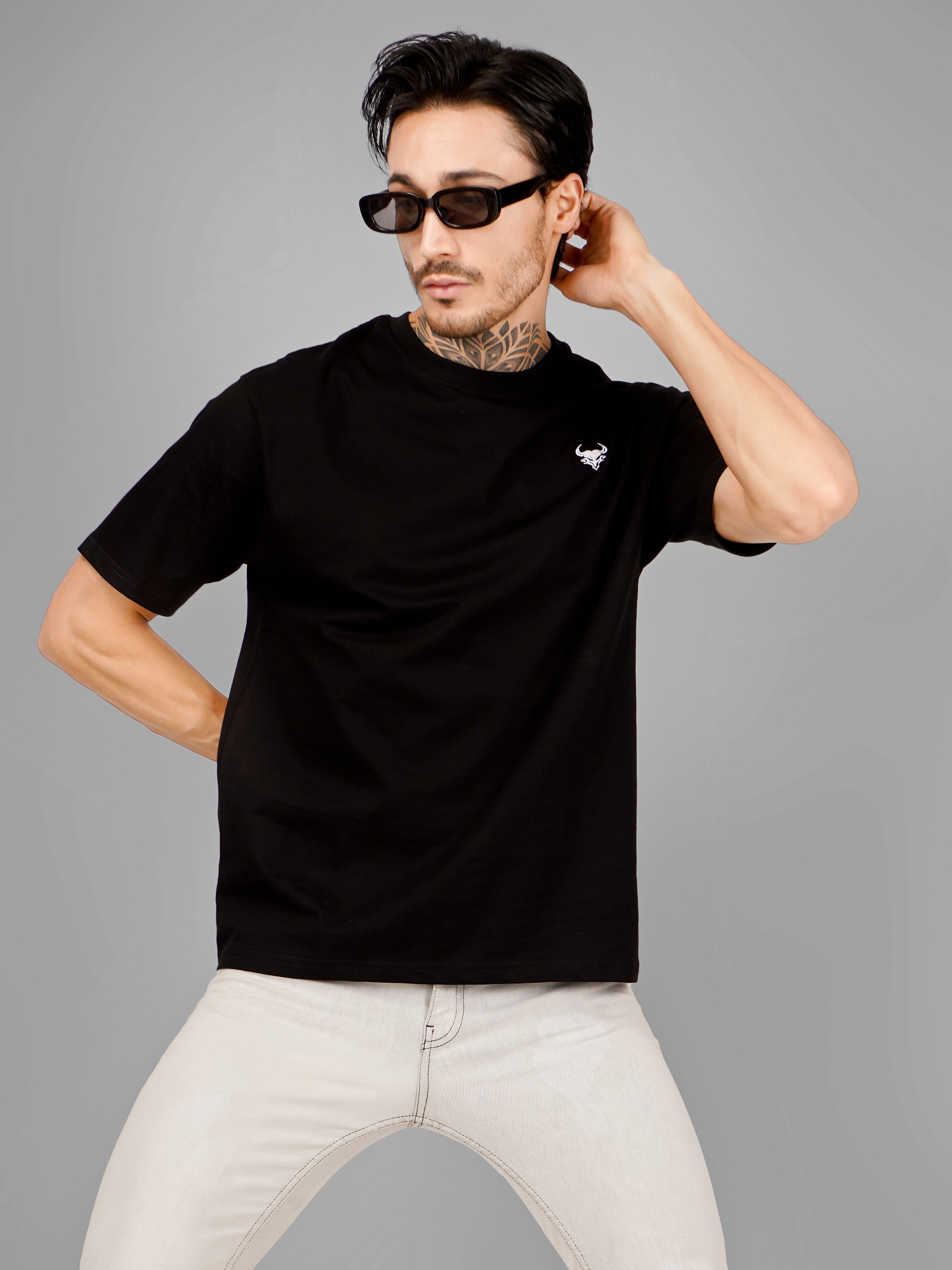 Embroidered D'CAVROS logo T Shirt UNISEX