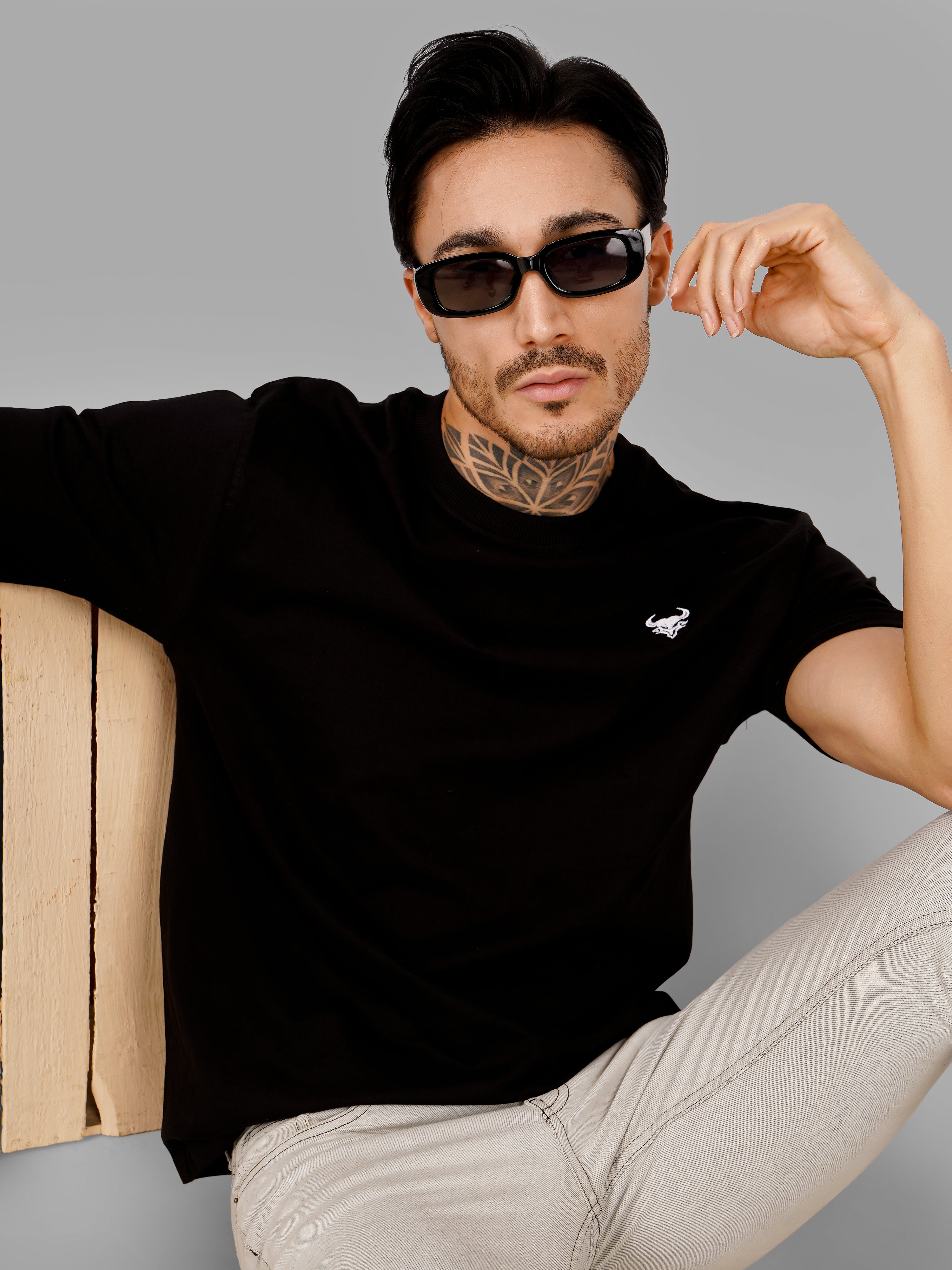 Embroidered D'CAVROS logo T Shirt UNISEX