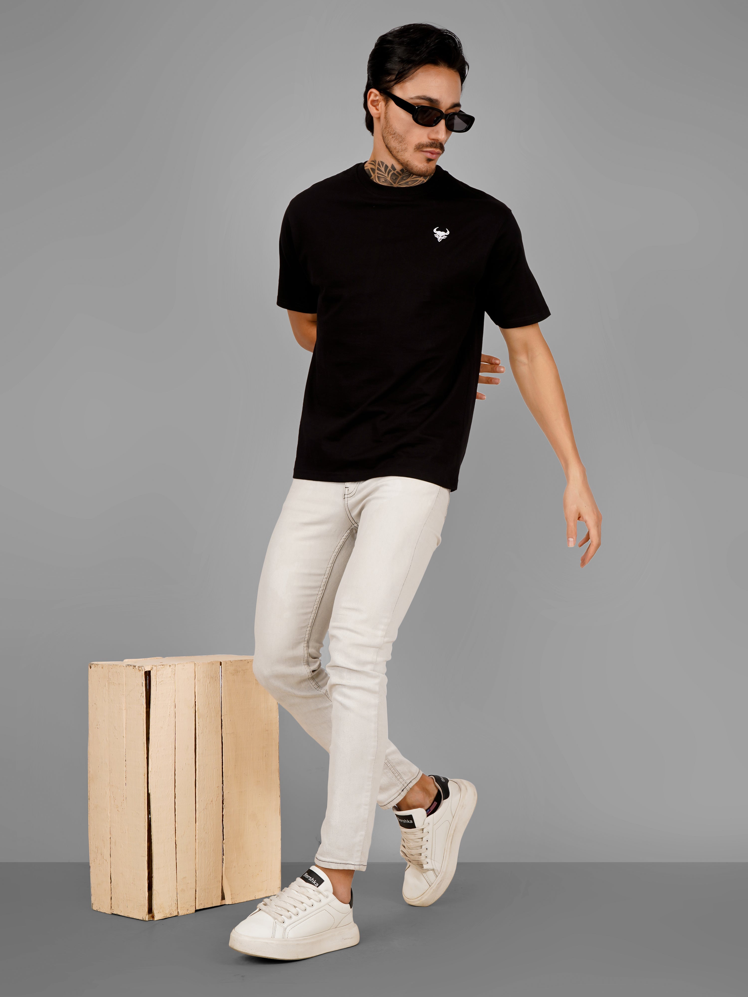 Embroidered D'CAVROS logo T Shirt UNISEX