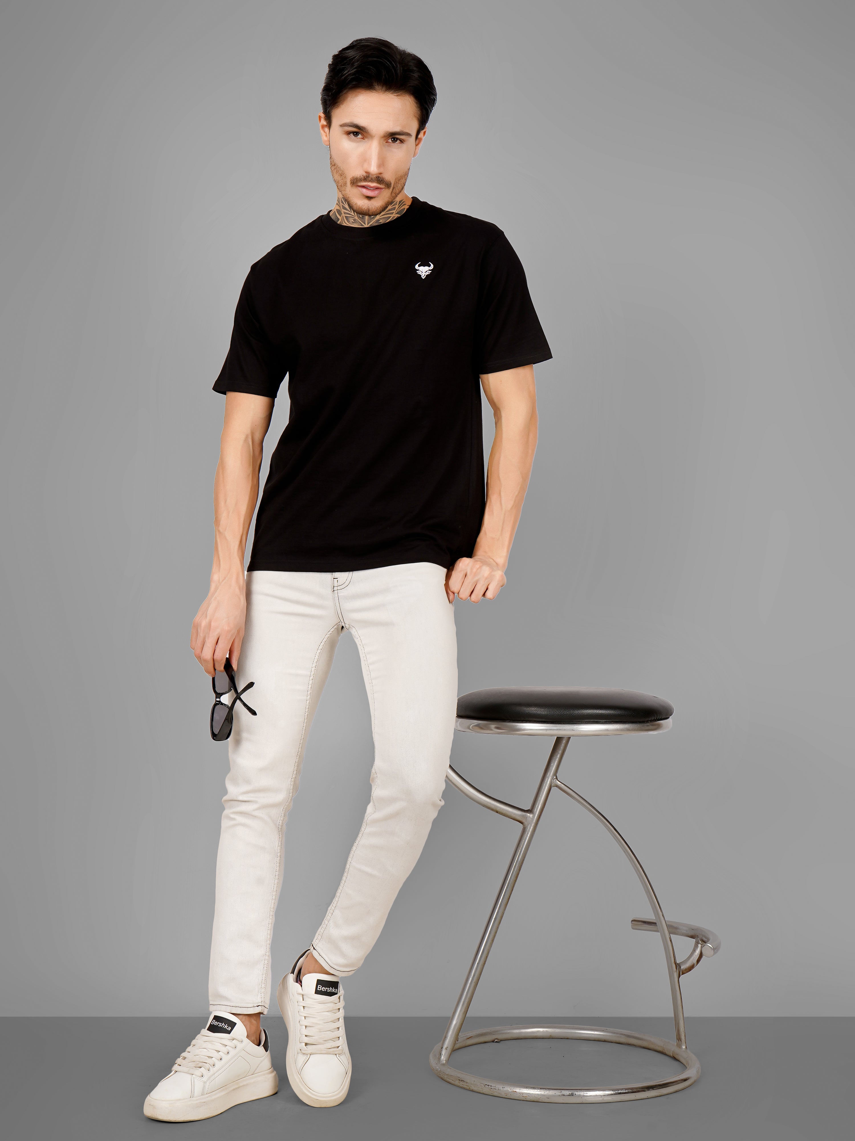 Embroidered D'CAVROS logo T Shirt UNISEX