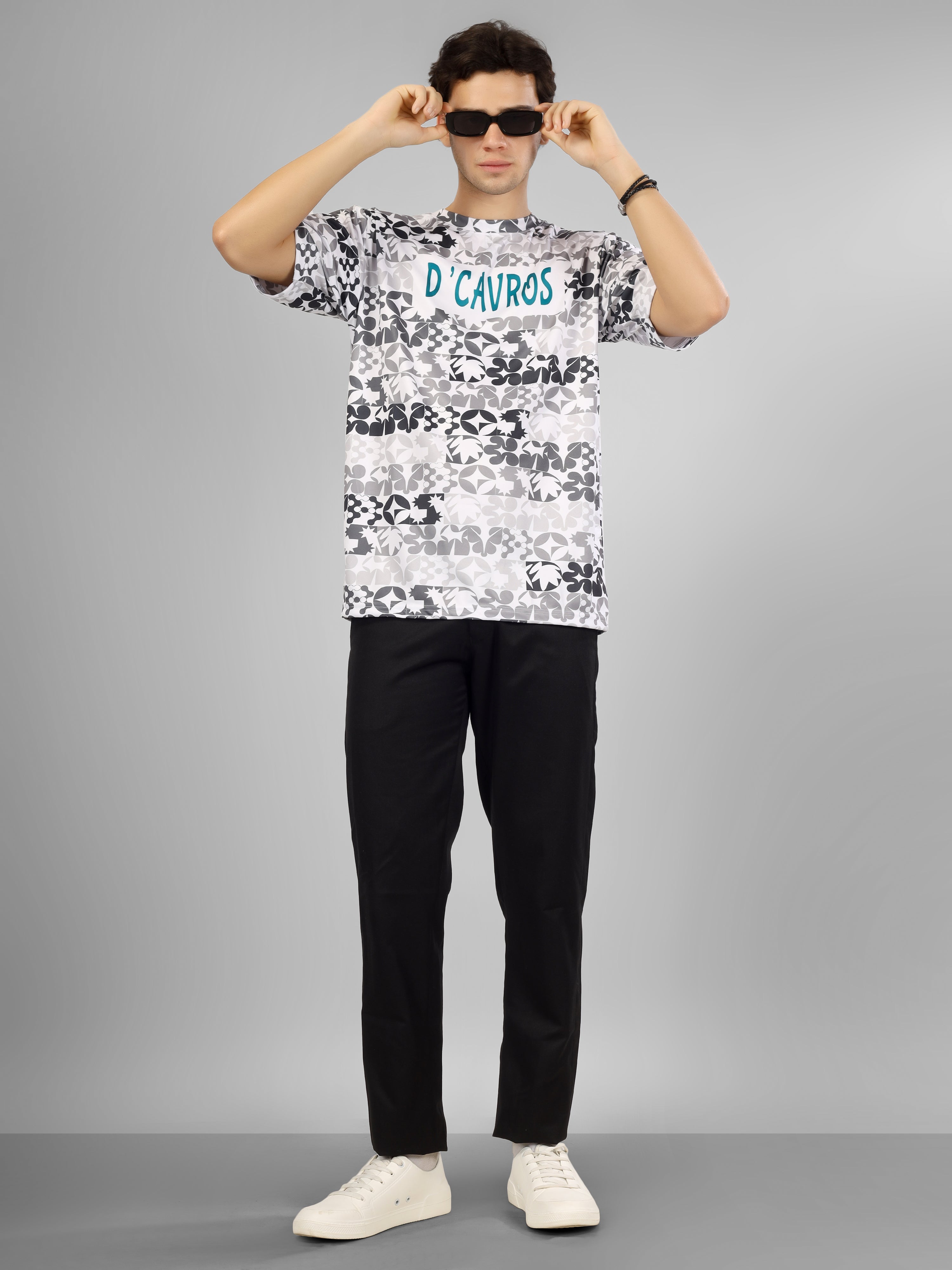 CLASSIC BRAND LOVE Printed Men's Tee