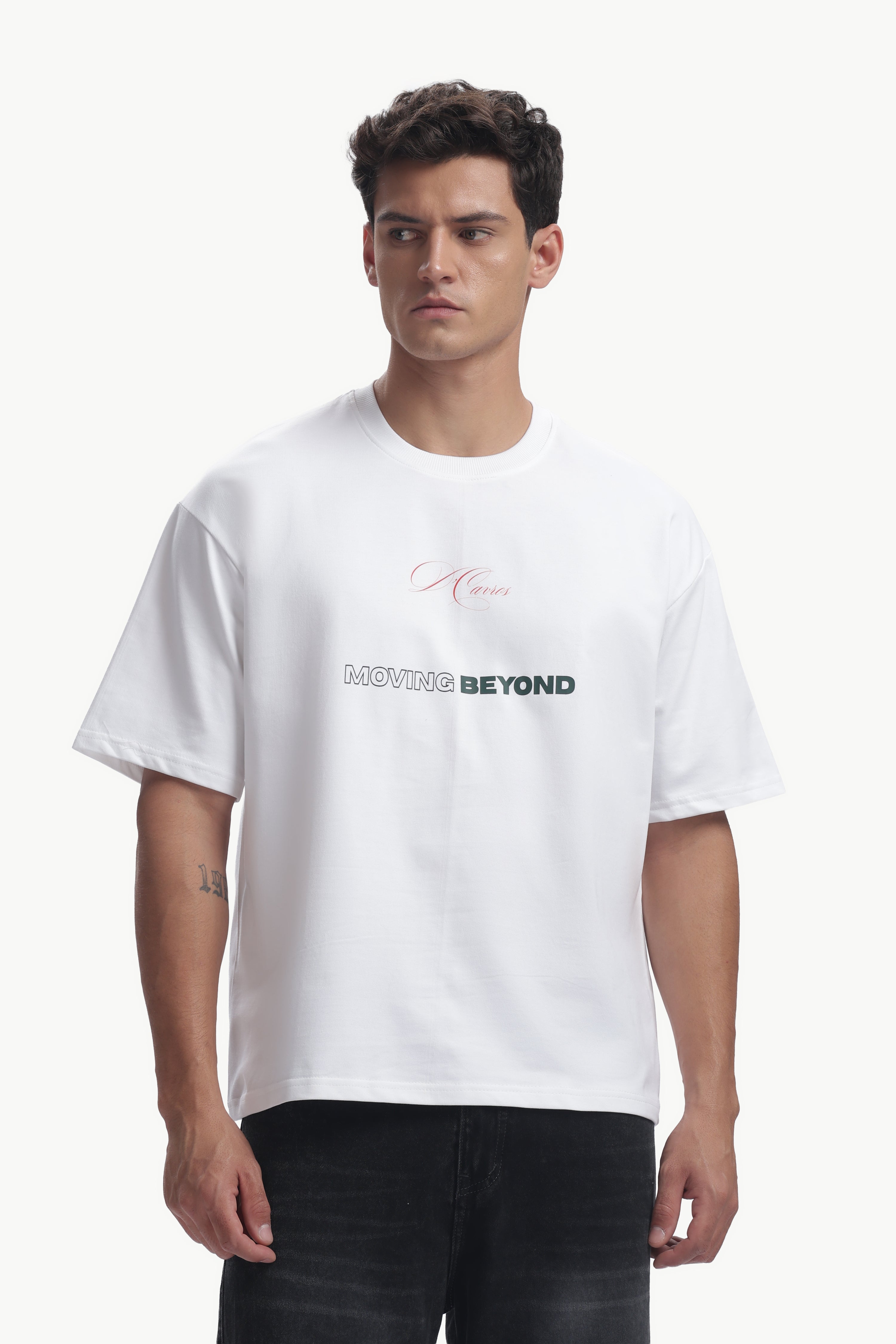 How to Style Oversized T-Shirts Without Looking Sloppy?